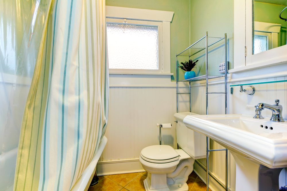 Bathroom remodeling doesn't always have ot be costly or complicated. 