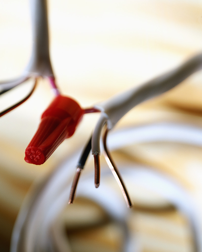 How to run an underground electric wire How to run an underground electric wire