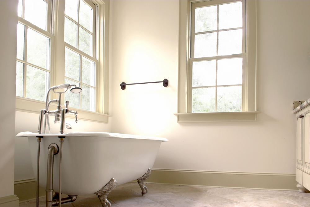 How to Update an Old, Worn Bathtub How to Update an Old, Worn Bathtub