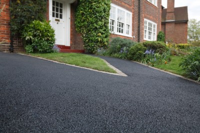 How to Maintain an Asphalt Driveway