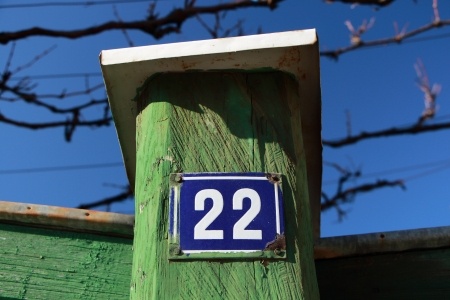 Add a Driveway Marker for Curb Appeal, Safety