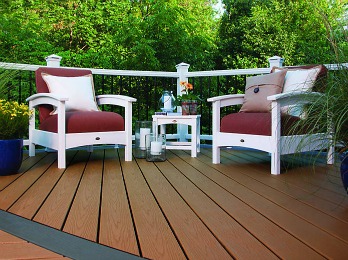 Spend Less Time Maintaining and More Time Enjoying with Trex Enhance Decking