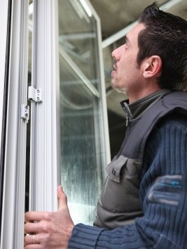 How to Hire a Trustworthy Window Installer: Checklist and Important Questions to Ask