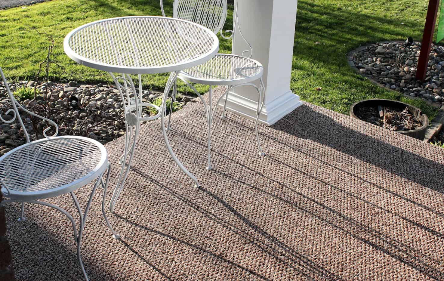 outdoor carpeting on a porch