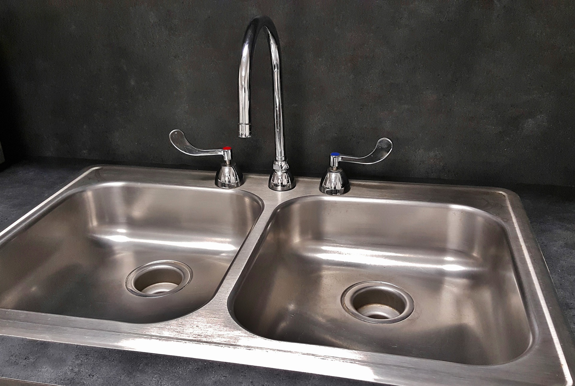 Stainless steel sink