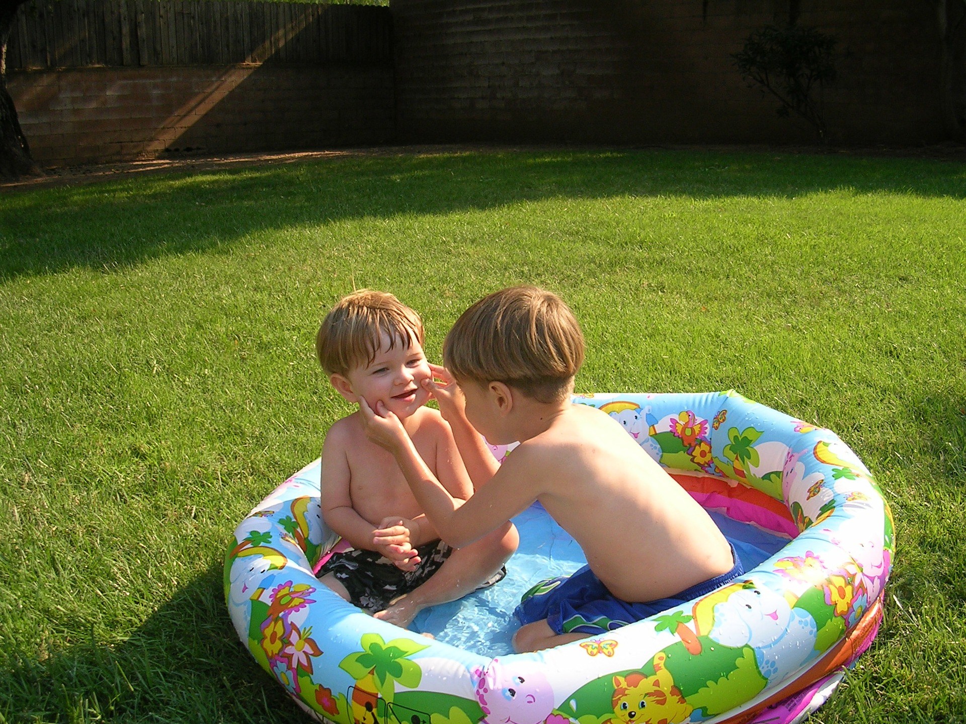 kiddie pool, kids, swimming