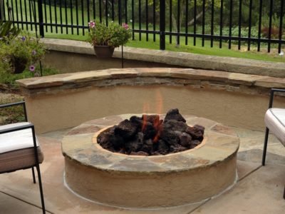 how to build the perfect outdoor fire