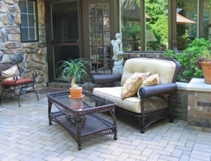 outdoors_outdoor_living_outdoor_room_patio_furniture_outdoor_entertaining_shutterstock_8871010