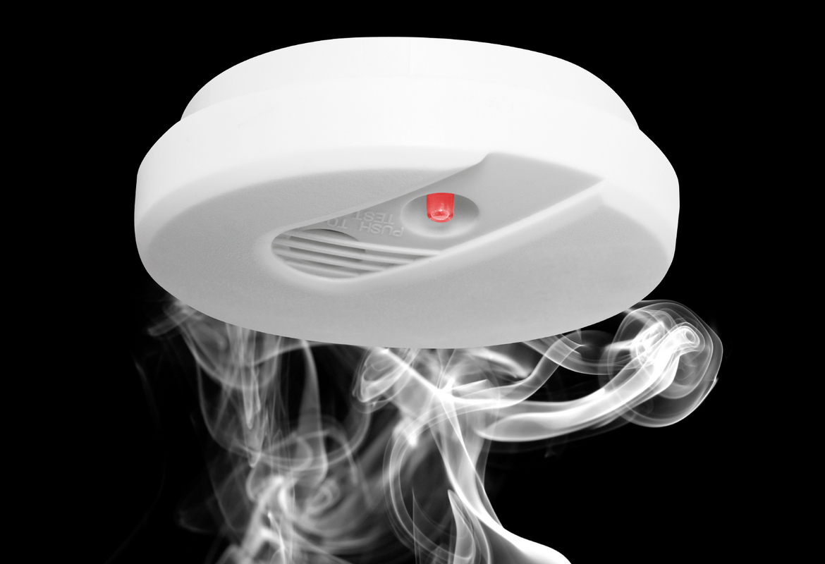 Smoke detector with smoke