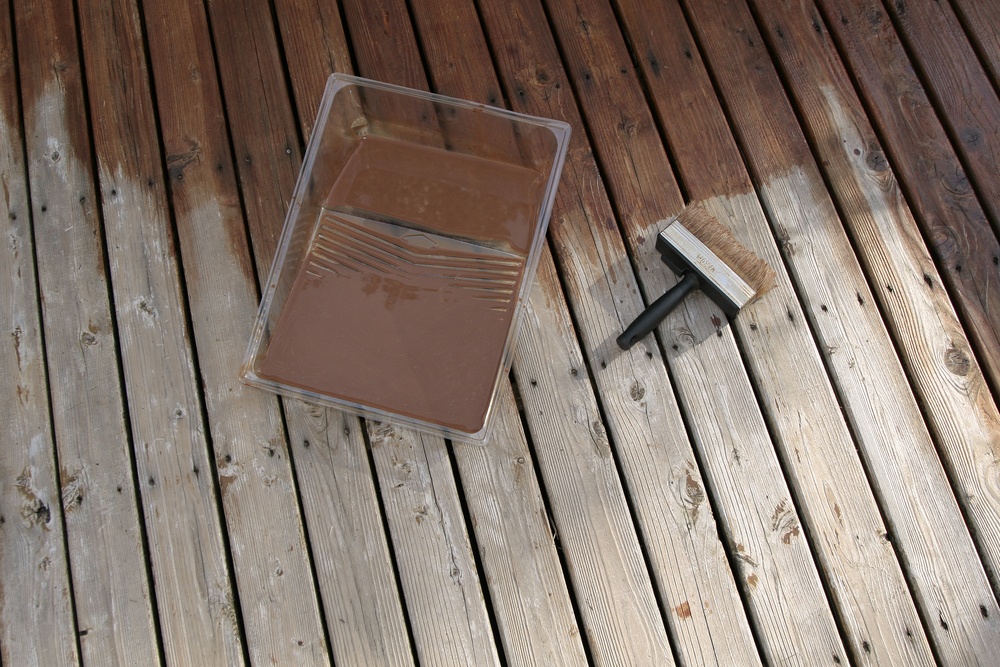 paint a wood deck