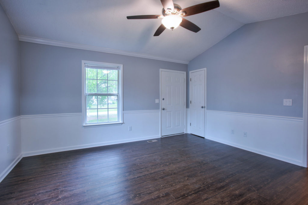 Chair Rail molding on walls in an empty dining room