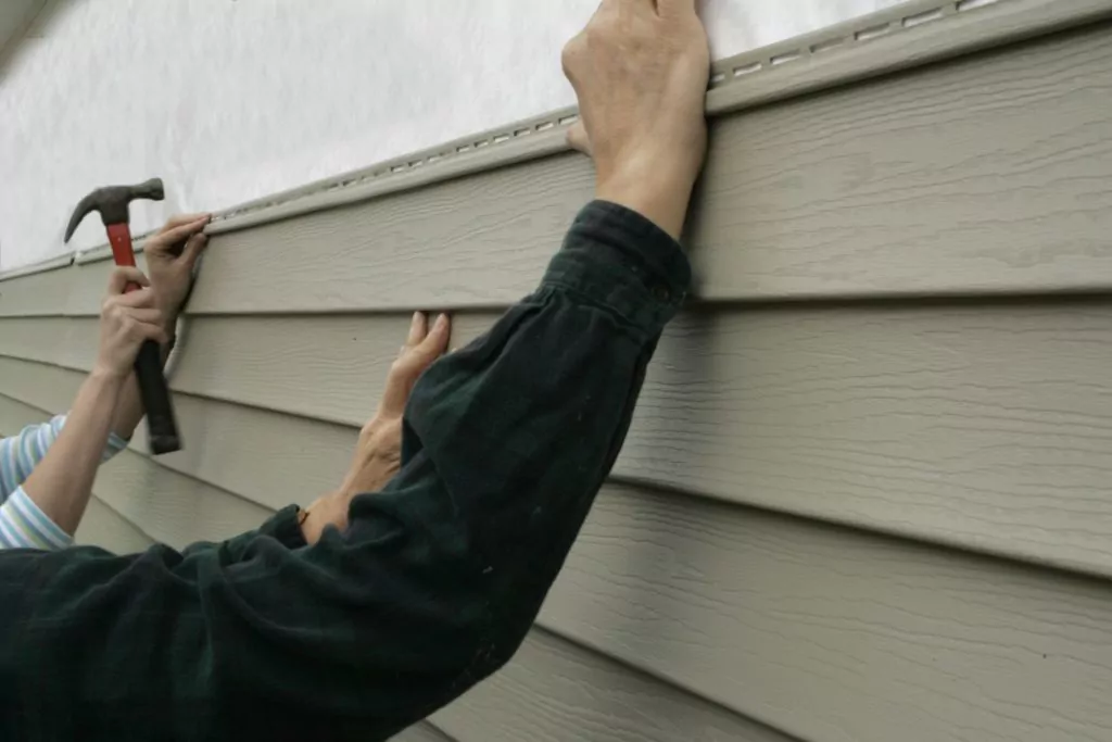 How to Repair Cracks in Composite Siding | The Money Pit