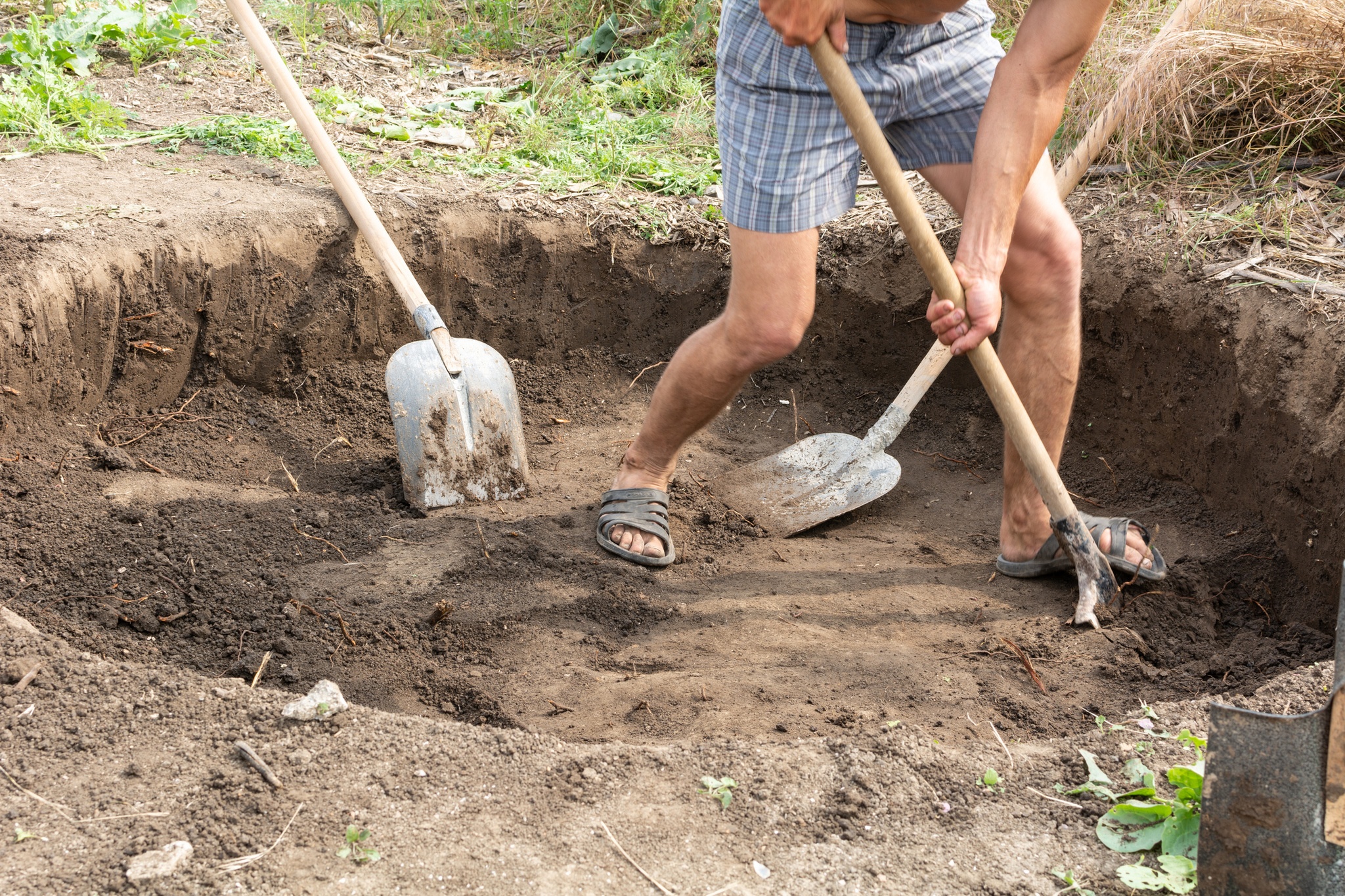 Homeowner digs a fire pit