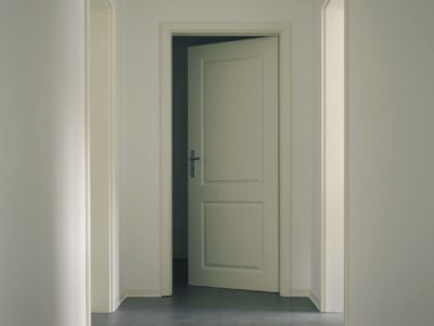 gap between door casing and floor