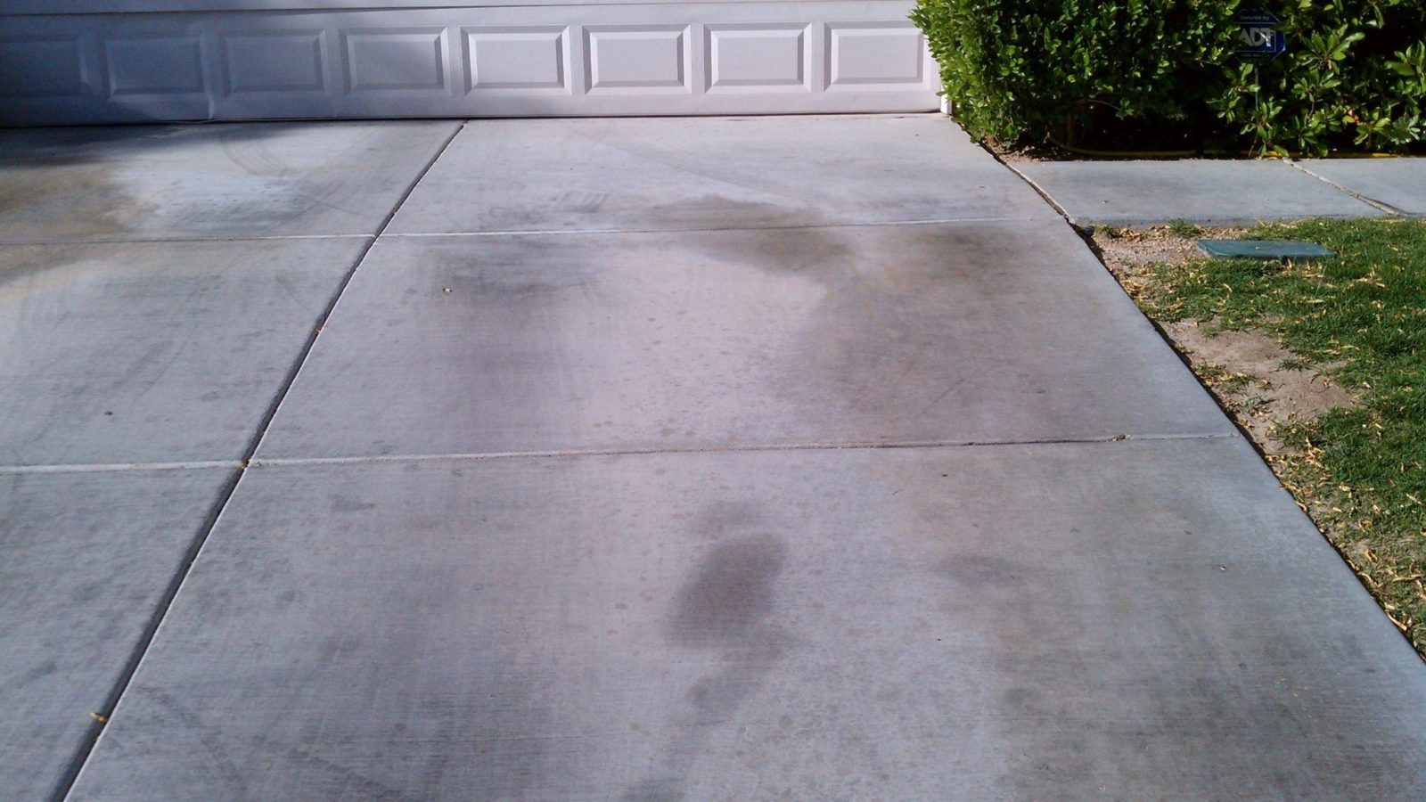 cracks in concrete driveway