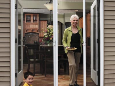 retractable screen door