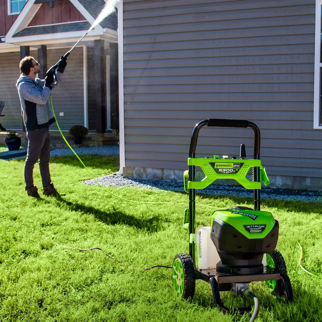 Power washing wood siding