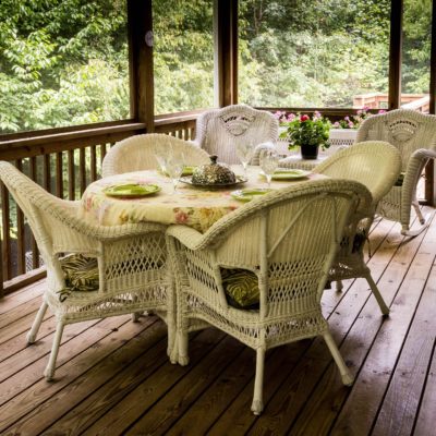 Screened in porch