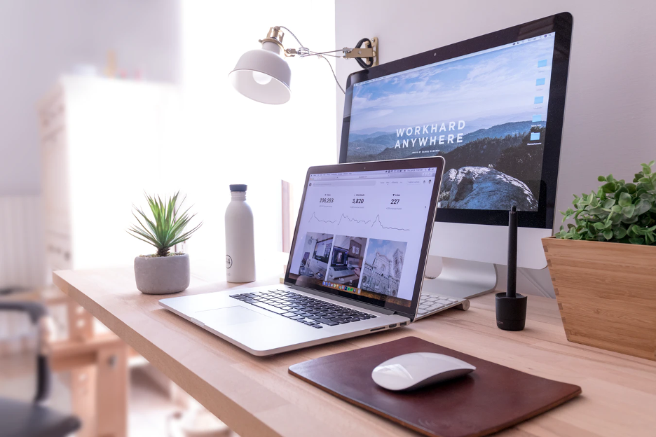 Computer displaying virtual real estate tour