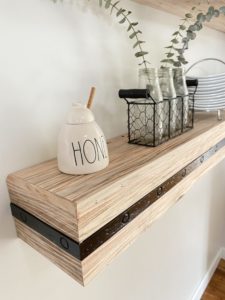 Floating kitchen shelf