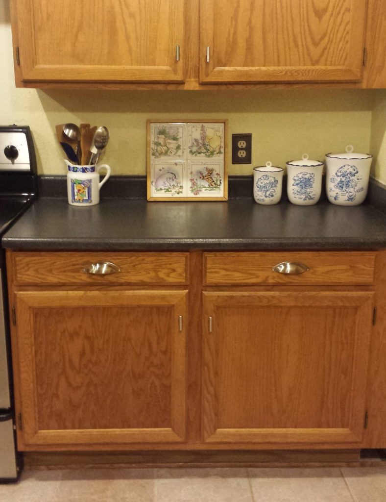 Experienced DIYer Lisa Warner completed this countertop using the SpreadStone Finishing Kit