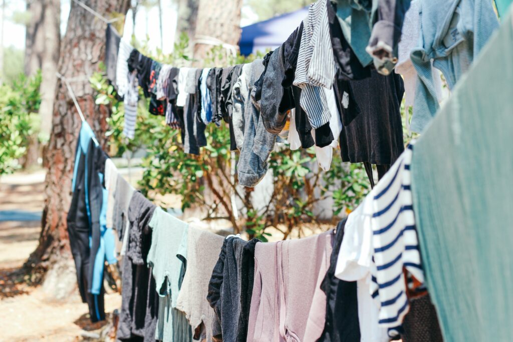 Examples of eco-friendly ways to do laundry